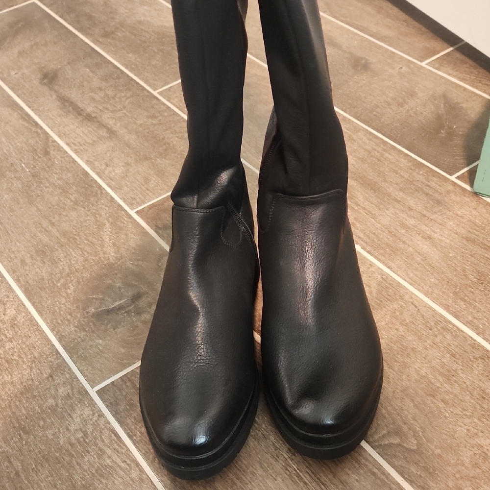 Black Women's Knee-High Boots - Picture 2 of 9